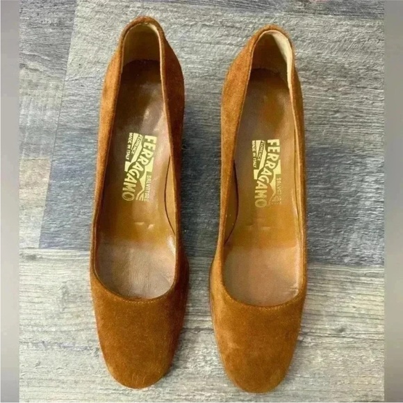 Vintage Salvatore Ferragamo Suede Kitten Heels Size 7 In Cognac - Picture 9 of 10
